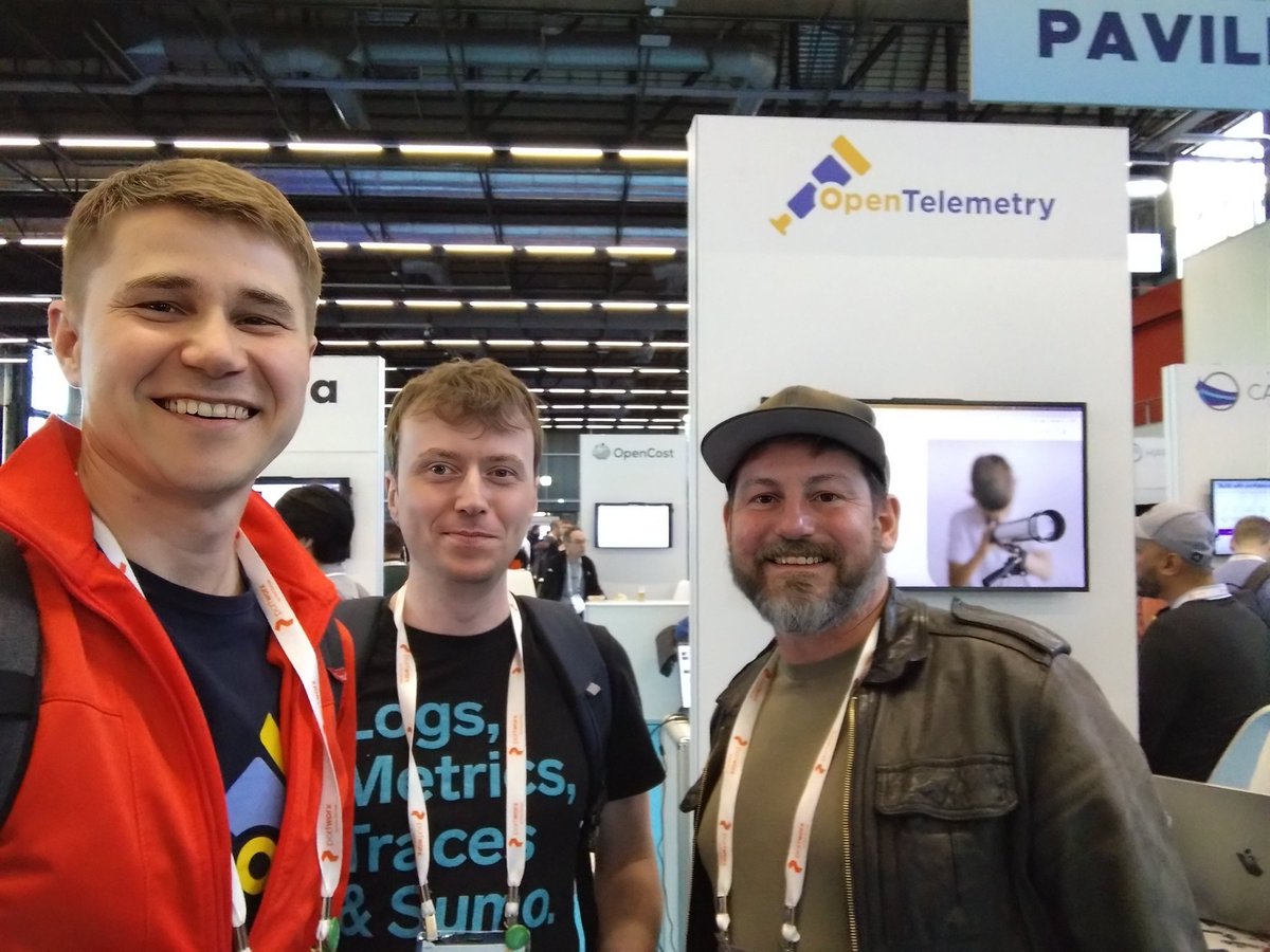 devhunger's tweet image. With @tedsuo from the OpenTelemetry Governance Committee and Mikołaj Świątek, contributor to OpenTelemetry and my colleague at @SumoLogic