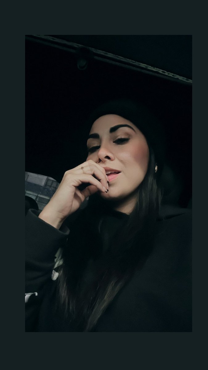 gabLPgab's tweet photo. Ama hasta los huesos 🖤 https://t.co/nl6utX1VLo