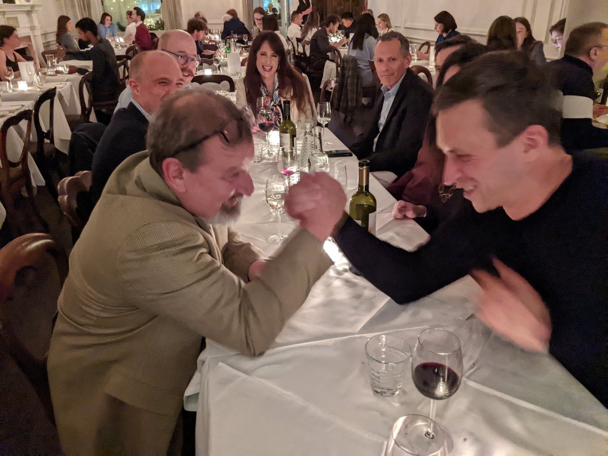 andyrobinson's tweet photo. Economist Vs lawyer https://t.co/EOKCbrplws