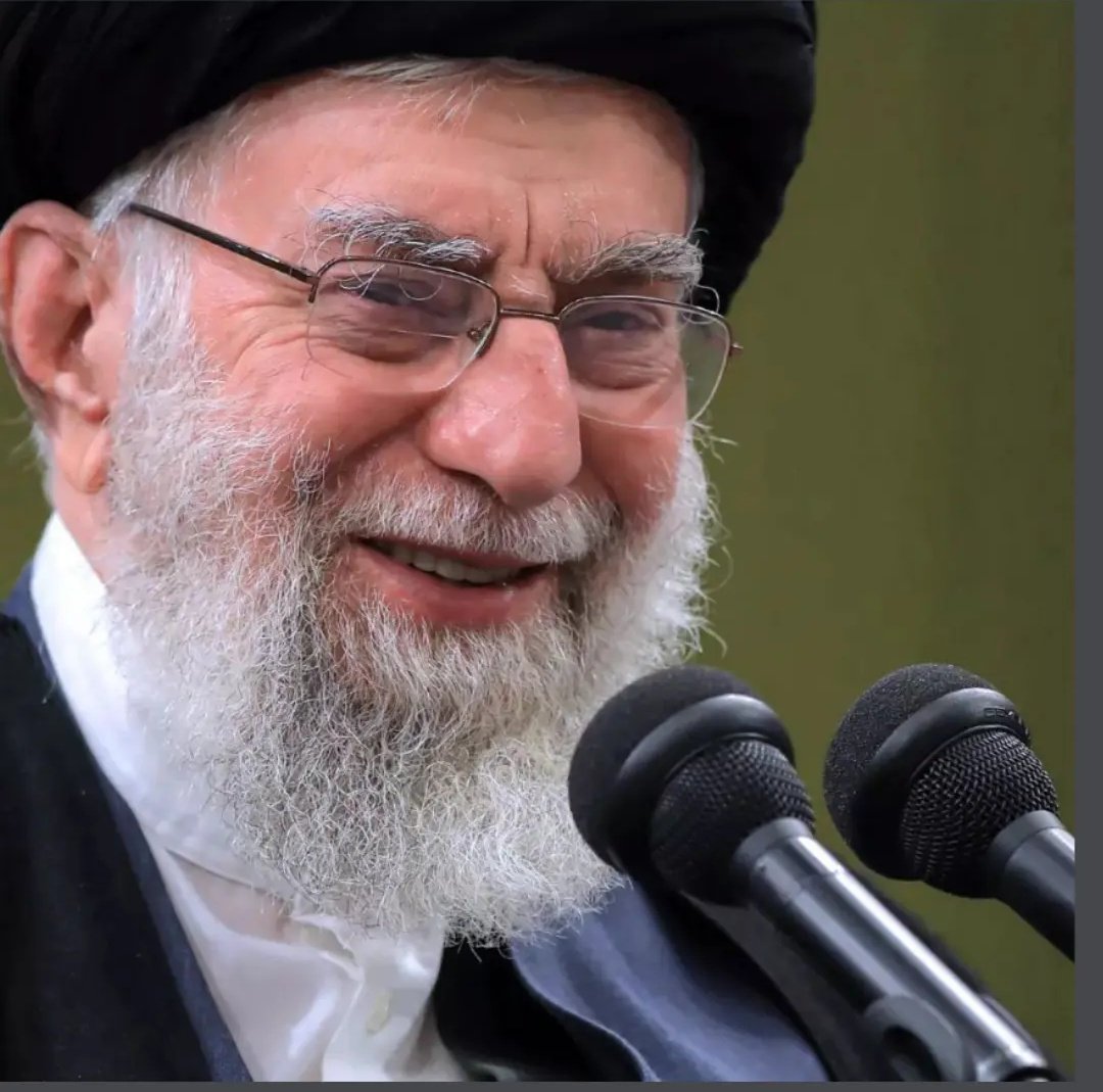 armane84i's tweet photo. خداروشکر که خدا تو را به ما داد 
#لبیک_یا_خامنه_ای
#حمایت_انقلابی https://t.co/PsIpAimYN0