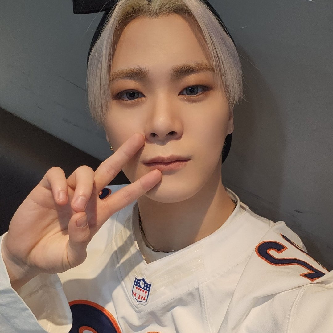 Moon03As's tweet image. به هیچ عنوان نمیتونم قبول کنم 
امیدوارم در ارامش بخوابی🖤
Rest in peace #MOONBIN of
#ASTRO