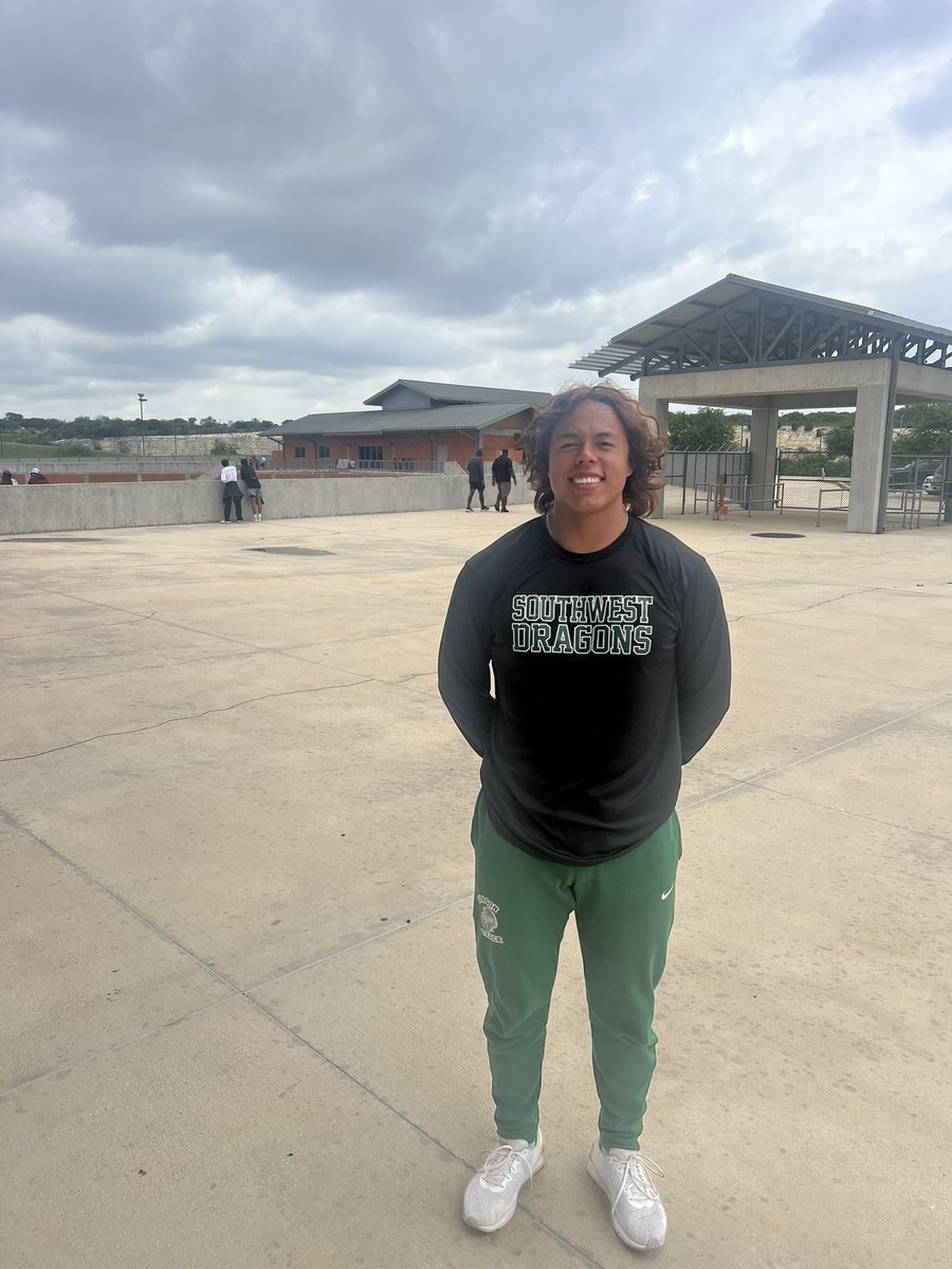swisd_swhscc's tweet photo. Ticket Punched!

🚨AREA CHAMPION🚨

Hipolito Salazar takes 1st place in discus with a throw of 172’! https://t.co/RYXJEODfev