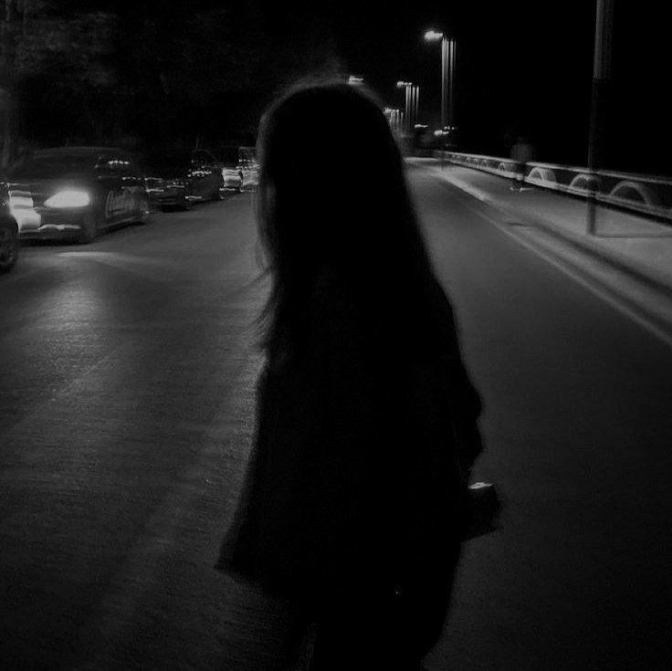 - كيف لنا أن نتخلص من أثقال الحياة التي وضعت على عواتقنا دون رضانا ، كيف يمكننا تخليص أرواحنا الهشة من كل هذا الحمل ، أن تعود لأرواحنا الحرية.