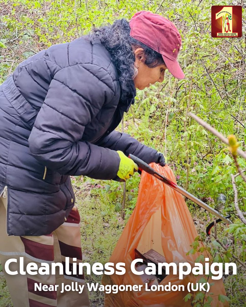 DSSNewsUpdates's tweet photo. Cleanliness is next to godliness! #DeraSachaSauda volunteers are taking charge at Jolly Waggoner, London (UK) for a Cleanliness Campaign. 🇬🇧 Let's transform the world, one clean street at a time.
#CleanlinessCampaign #SaintDrMSG #ClimateAction https://t.co/nMaqiwOQyt