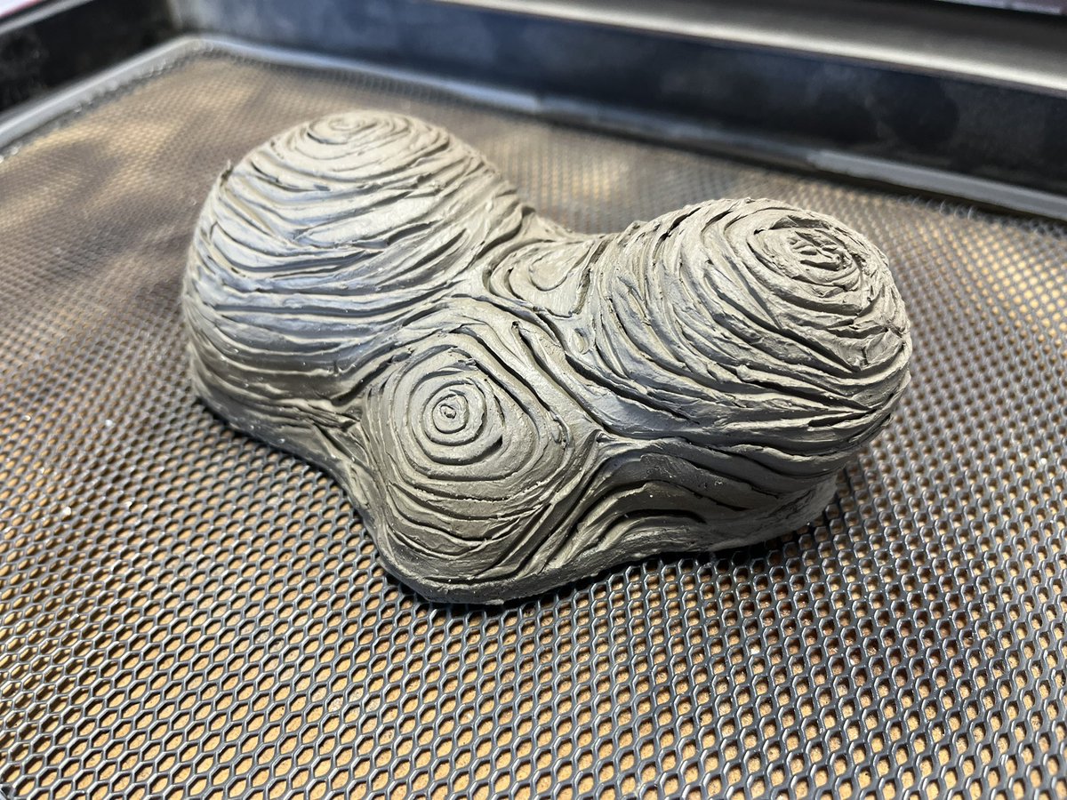 kerry_truman's tweet photo. a steady week so far in the #modelmaking workshop so there is chance to get stuck into a few of the maintenance jobs that need doing.. but hereβs a nice bit of #vacformer action to feast your eyes upon.. even clay forms with a talc coating can become lovely concept models.. ππ https://t.co/7istKduLIc