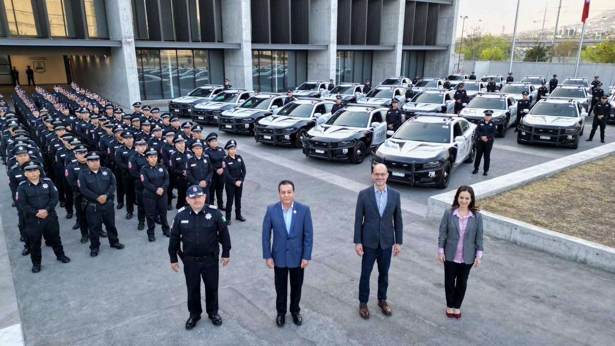miguelbtrevino's tweet photo. ¿Por qué la policía de #SPGG lleva casi 4 años como la mejor evaluada por @INEGI_INFORMA?

Porque pusimos la SEGURIDAD en manos de una INSTITUCIÓN que fortalecimos 

Lo mismo vale para:

Democracia ➡️ @INEMexico
Transparencia ➡️ @INAImexico
Derechos humanos ➡️ @CNDH https://t.co/RlmbPcPy2p