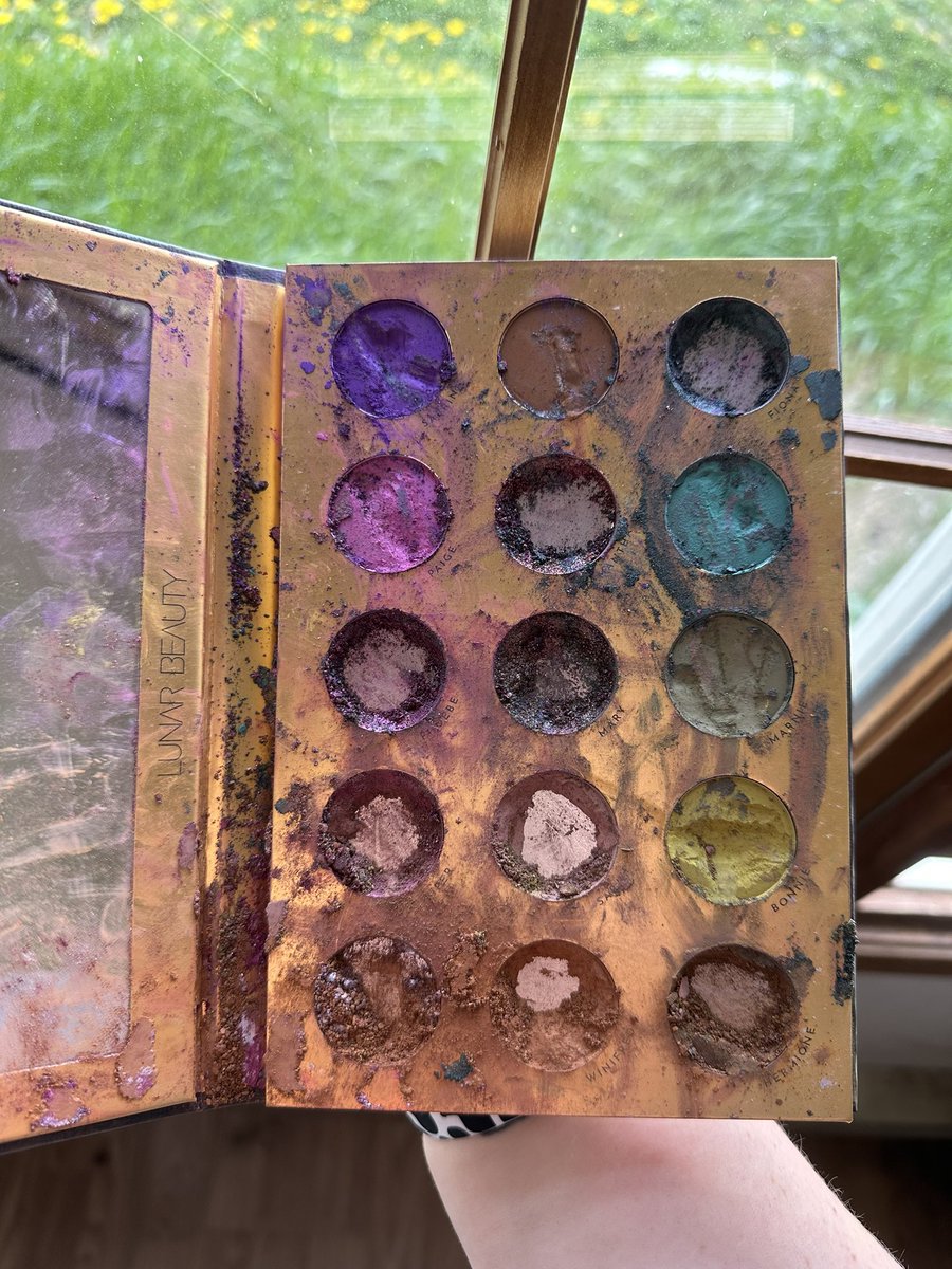 Weimert1's tweet photo. My daughter Piper destroyed my Moonspell palette 😭 how dare she destroy a witch palette when she was named after one! @MannyMua733 https://t.co/EBCKRdhpyB