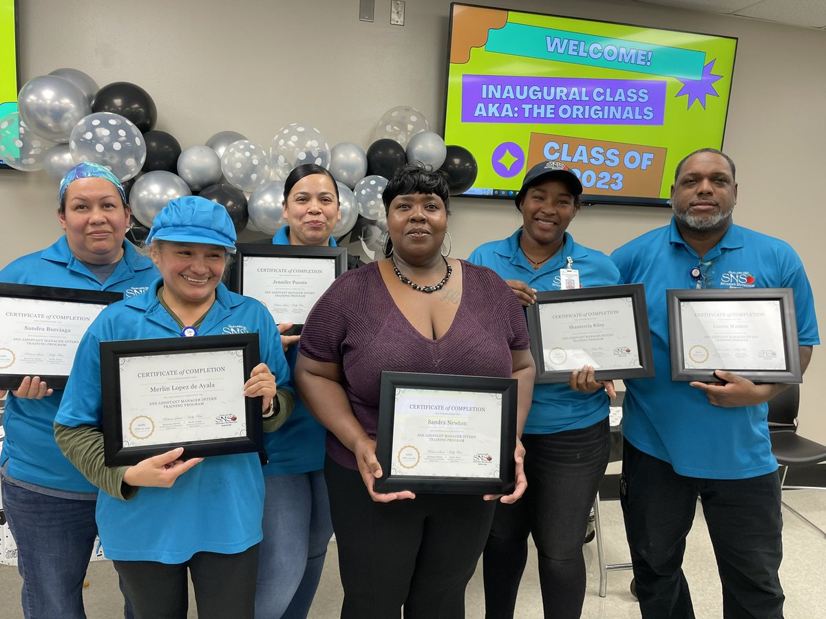 🎉🎓 We want to give a huge shoutout to our new graduating class of Managers for Garland ISD Student Nutrition! 🎓🎉  

#congratsgrads #success #schoollunchhero #theGISDeffect