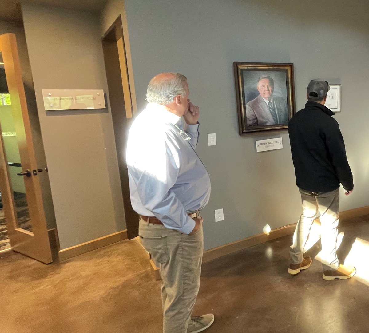 #ThrowbackThursday earlier in April we had a great group from <a href="/RobinsMorton/">Robins & Morton</a> Raleigh-Durham come through the Wendell HQ!
🏢👋
Thank you for stopping by to connect with us, provide feedback and learn about some of our history!
#Construction #teamwork #tbt #NorthCarolina #onespc