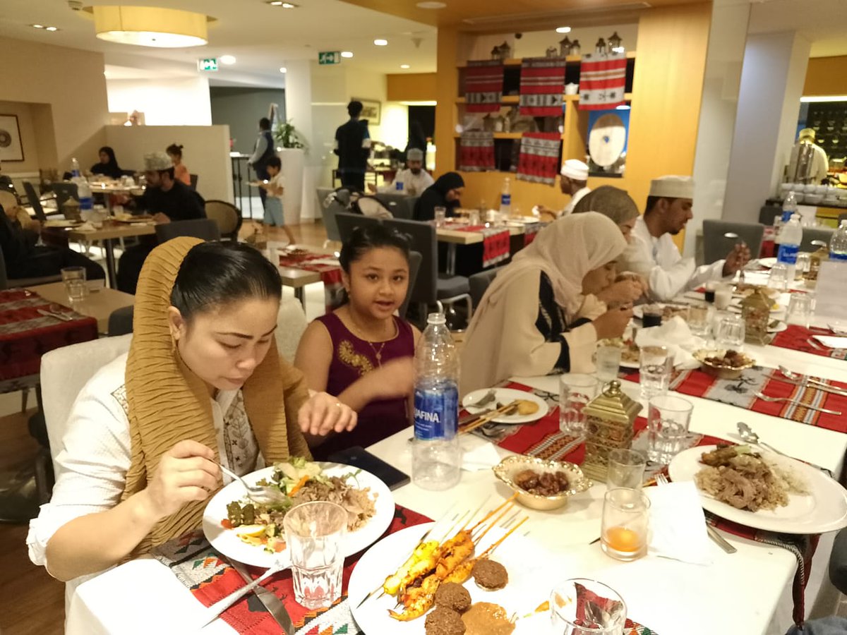 BerkeleyEC's tweet photo. BEC-Oman Iftar 2023 https://t.co/3iJpstOk5o