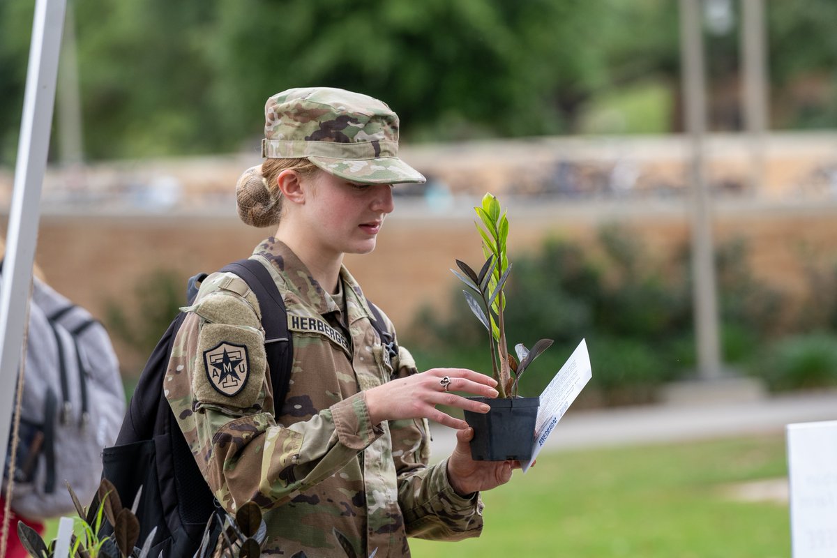TAMU's tweet photo. Today, @SustainableTAMU held their annual Earth Day Celebration! 🌎 

Learn more about how they promote sustainability at #TAMU: https://t.co/q28ojfBvhP https://t.co/DsIkoOdQn8
