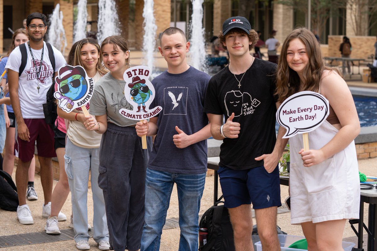 TAMU's tweet photo. Today, @SustainableTAMU held their annual Earth Day Celebration! 🌎 

Learn more about how they promote sustainability at #TAMU: https://t.co/q28ojfBvhP https://t.co/DsIkoOdQn8