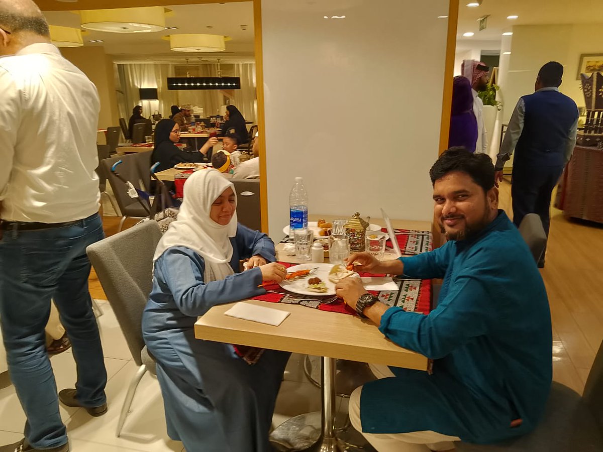 BerkeleyEC's tweet photo. BEC-Oman Iftar 2023 https://t.co/KGp4yvF46v
