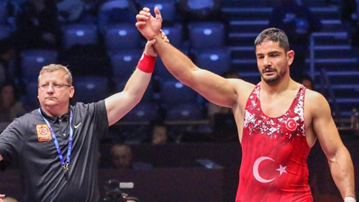 🇹🇷🥇Milli güreşçi 10. kez Avrupa şampiyonu oldu.

Taha Akgül, Hırvatistan'da düzenlenen Avrupa Güreş Şampiyonası'nda altın madalya kazandı.

trthaber.com/haber/spor/tah…