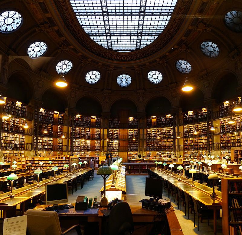 “Hay quienes no pueden imaginar un mundo sin pájaros; hay quienes no pueden imaginar un mundo sin agua; en lo que a mí se refiere, soy incapaz de imaginar un mundo sin libros”. #JorgeLuisBorges. 

📷<a href="/laBnF/">La Bibliothèque nationale de France</a>.