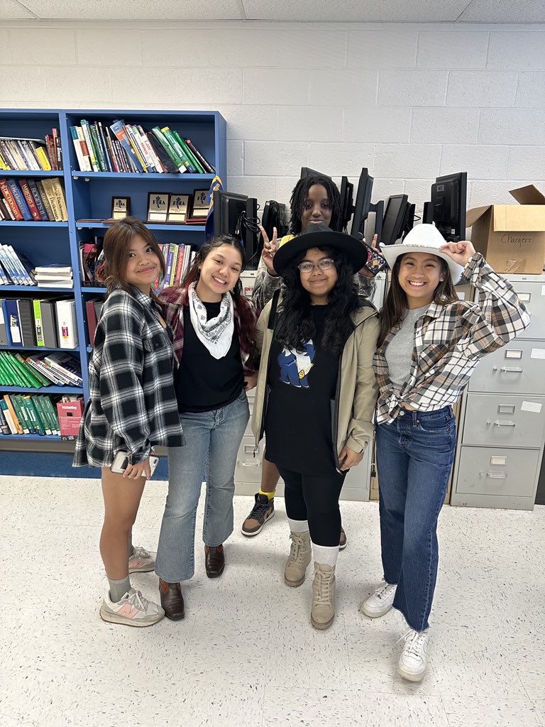 notsanh's tweet photo. #lancerspirit23
Howdy https://t.co/j8bMtsGa44