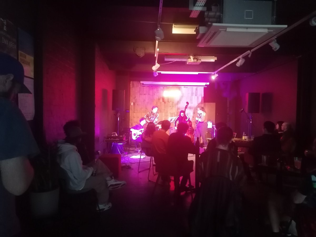 Lovely time and wonderful catchups in Birmingham yesterday seeing some lovely performers &amp; improvisers play Anthony Braxton's Ghost Trance Music <a href="/thnkngntthnkng/">Thinking/Not Thinking + Don't Mind Control</a> <a href="/Centrala_space/">Centrala</a>. Huge congrats to the amazing folks involved 🎶🎊