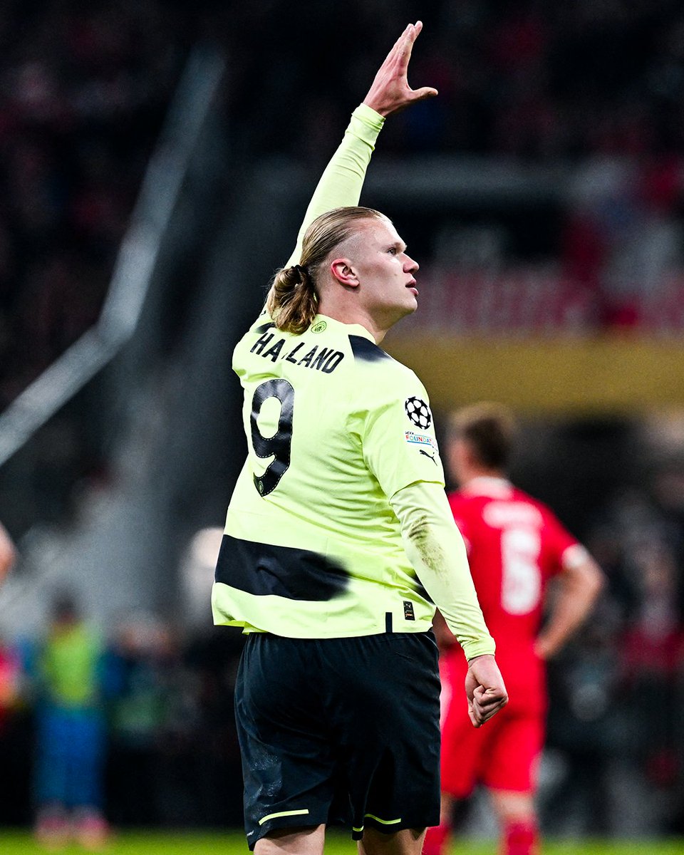 ChampionsLeague's tweet photo. We have run out of words for this guy 😵‍💫

#UCL https://t.co/kYt86rvYSC