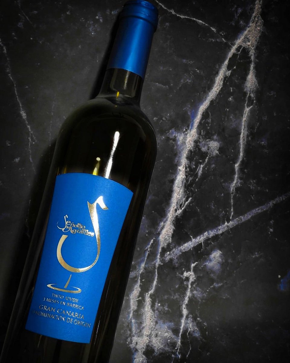 yessamarc's tweet photo. La Bodega Municipal celebra su 20º aniversario, presentando la nueva cosecha de vinos Señorío de Agüimes, dos clásicos, el blanco seco y el tinto joven, versiones mejoradas con tres meses de crianza en barrica.
#agüimes #bodegamunicipal #señorioagüimes #vinosgc #GranCanaria https://t.co/NypQpv8wHh