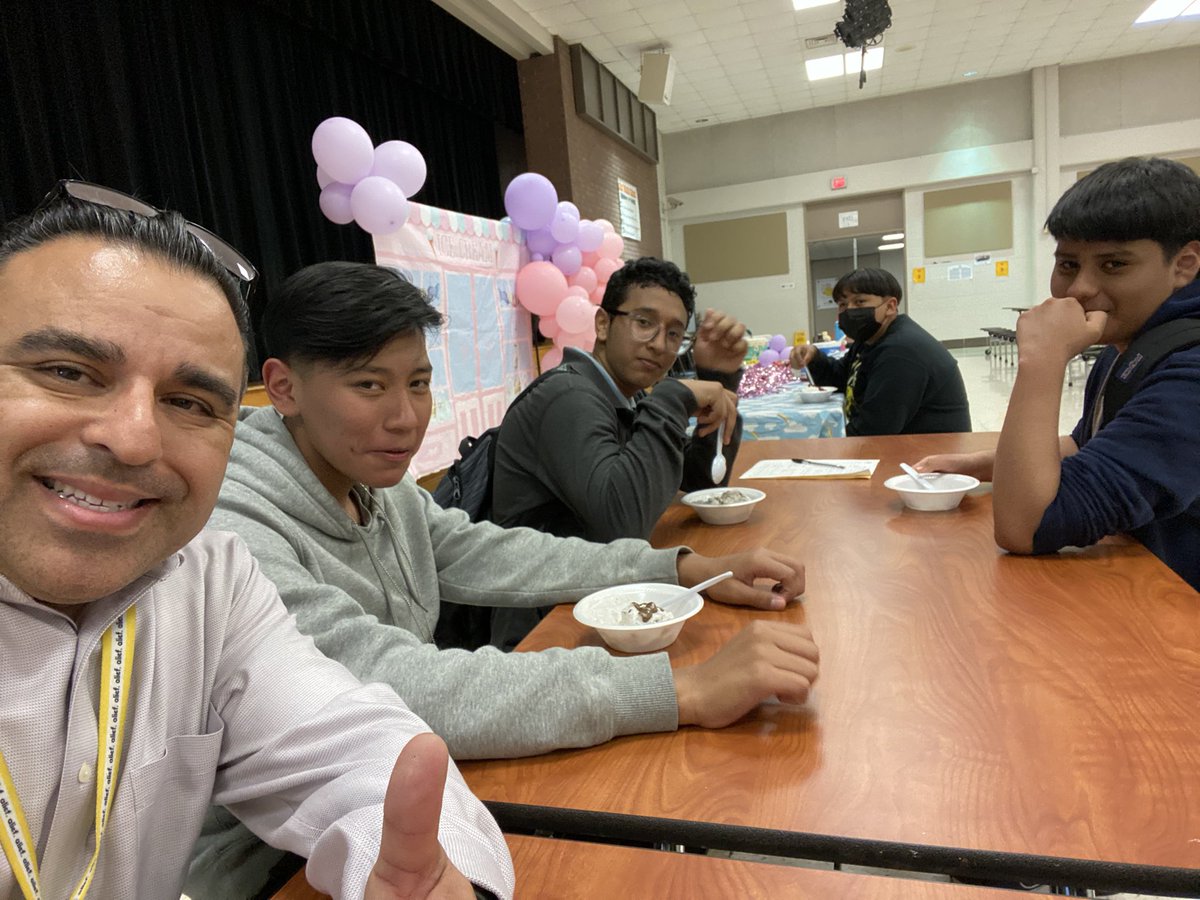 LeadWithLopez's tweet photo. Ice Cream Social was the mystery motivator for these Principal’s 100 Club winners!! #Iscream #youscream #weallscream #foricecream #purposepassionpride @AliefISD @alief_middle Thanks to @DrPGreenleaf and @MMrbracy for the decor! https://t.co/YAJUxHVKl9