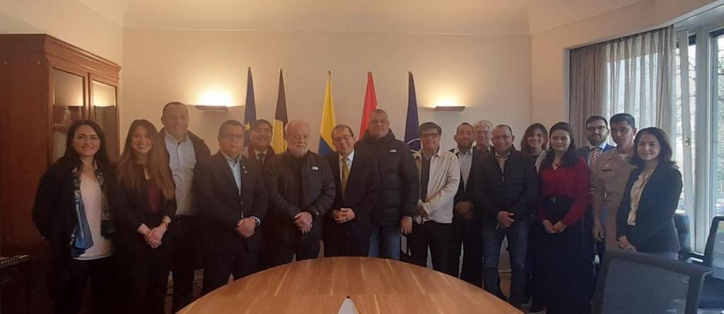 RoberRomeroR's tweet photo. Productiva mesa de trabajo desarrollada en la Embajada de Colombia ante el Reino de Bélgica, Gran Ducado de Luxemburgo y Misión ante la Unión Europea y la OTAN en Bruselas para el fortalecimiento de la Política de internacionalización @suecaribe https://t.co/qABglbxBPa