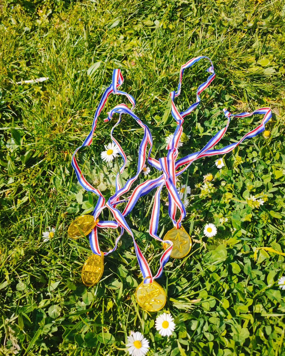 Concurso de elocuencia hoy con los alumnos de #llcerespagnol🇪🇦 y de #AMC🇬🇧 de <a href="/LyceePissarro/">Lycée Camille Pissarro</a>
Muchas gracias a todos los alumnos presentes por su implicación en el proyecto.
¡Bravo chicos lo habéis hecho genial!🏅👏
#grandoral #concourseloquence #transversalite #oral