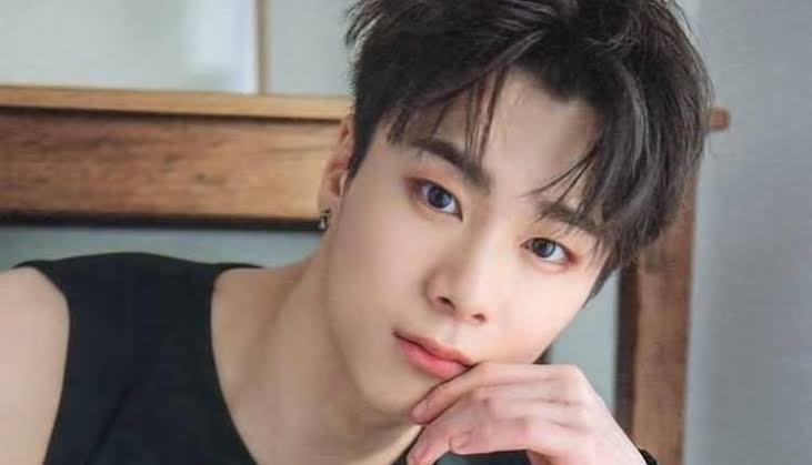 BTSARMY_PHbase's tweet photo. Sending our deepest condolences to Moonbin's family, friends, fellow #ASTRO members, and the entire #AROHA community.

Rest in peace, Moonbin. You will always be remembered. 🤍 https://t.co/6oiBWrqaBv