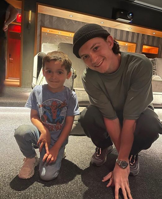 hollywoodboxuk's tweet photo. Tom Holland
#tomholland #peterparker #spiderman #homecoming #farfromhome #nowayhome #avengers #marvel #mcu #theimpossible #howilivenow #spiesindisguise #dolittle #chaoswalking #venom #uncharted #actor #redcarpet #stars #hollywoodbox https://t.co/xzZXvcHqgu