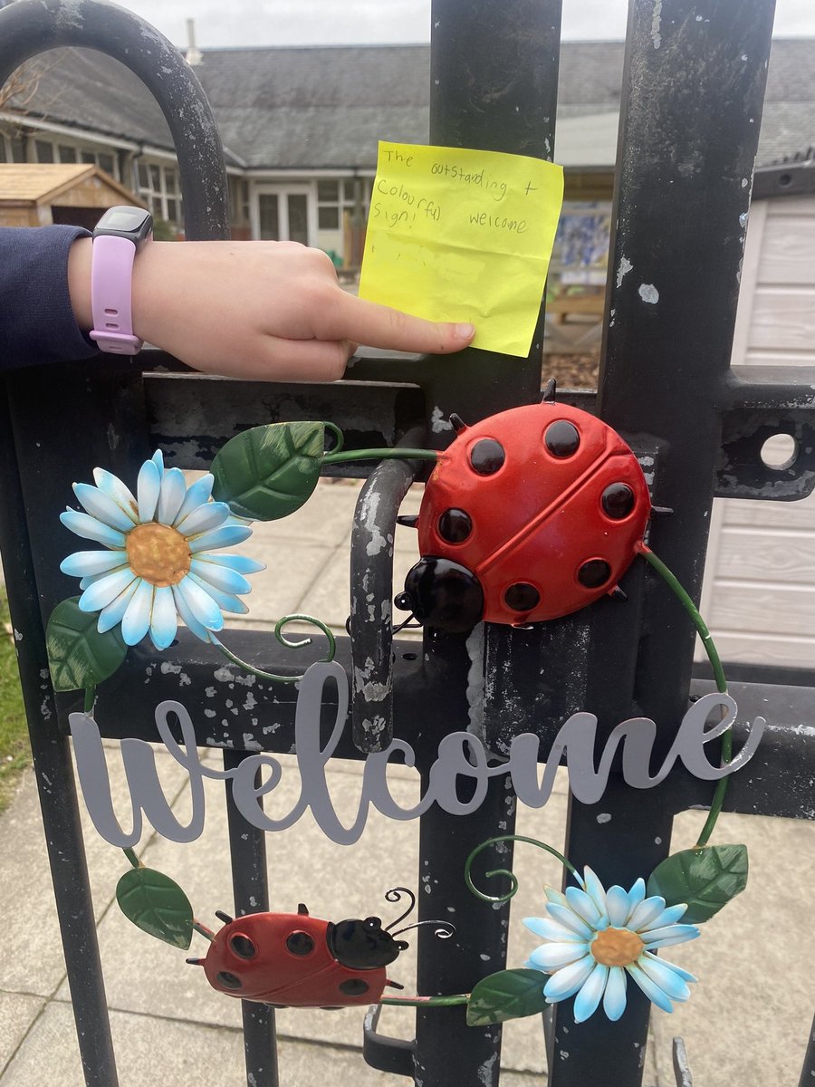RPSinStirling's tweet image. Primary 6 enjoyed taking their learning on adjectives outdoors by describing what they could see in the school playground! #outdoorlearning #focusweek #creativelearning