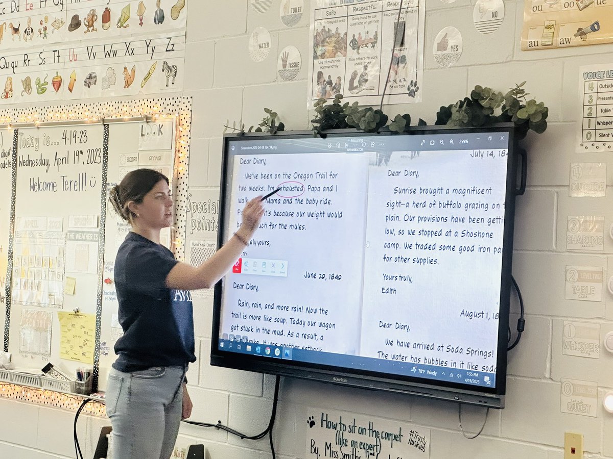 A_MinearAHL's tweet photo. I know I just posted about my observation in Ms. Smith class but just look at these #TrustyHuskies annotating the text 👏🏻 Good #AHL_AVID work @mssmith_AHL! Y’all are #CPSbest!! https://t.co/9ymb079EhF