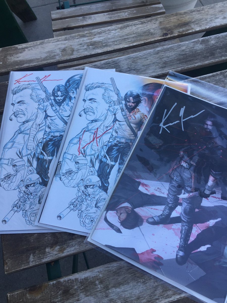 robfrisbee's tweet image. Always show up for an @GAppleComics event; you won't regret it!!