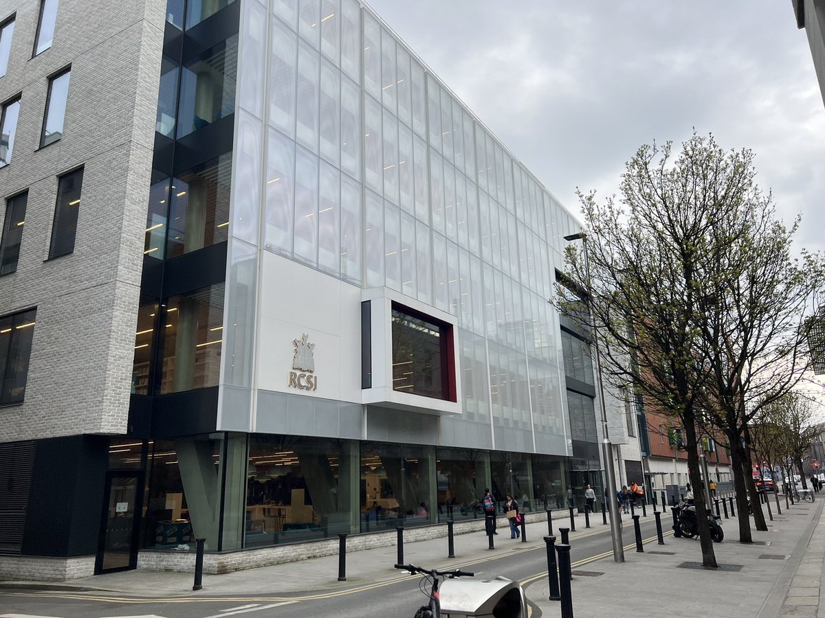 dunleavy_katie's tweet photo. Such an honor to be back @RCSI_Irl to chat with fantastic #AMSA medical students about my journey in medicine! 

So grateful to my mentors at #RCSI &amp; those physical exam skills! 🙌🏻🥼🩺@dmcsurg @CamillaCarrol10 #ProfJPONeill @AliceMcGarvey @RCSI_Alumni 

Now onto #ESGEDays2023 😊 https://t.co/b9Ole3b1Fi