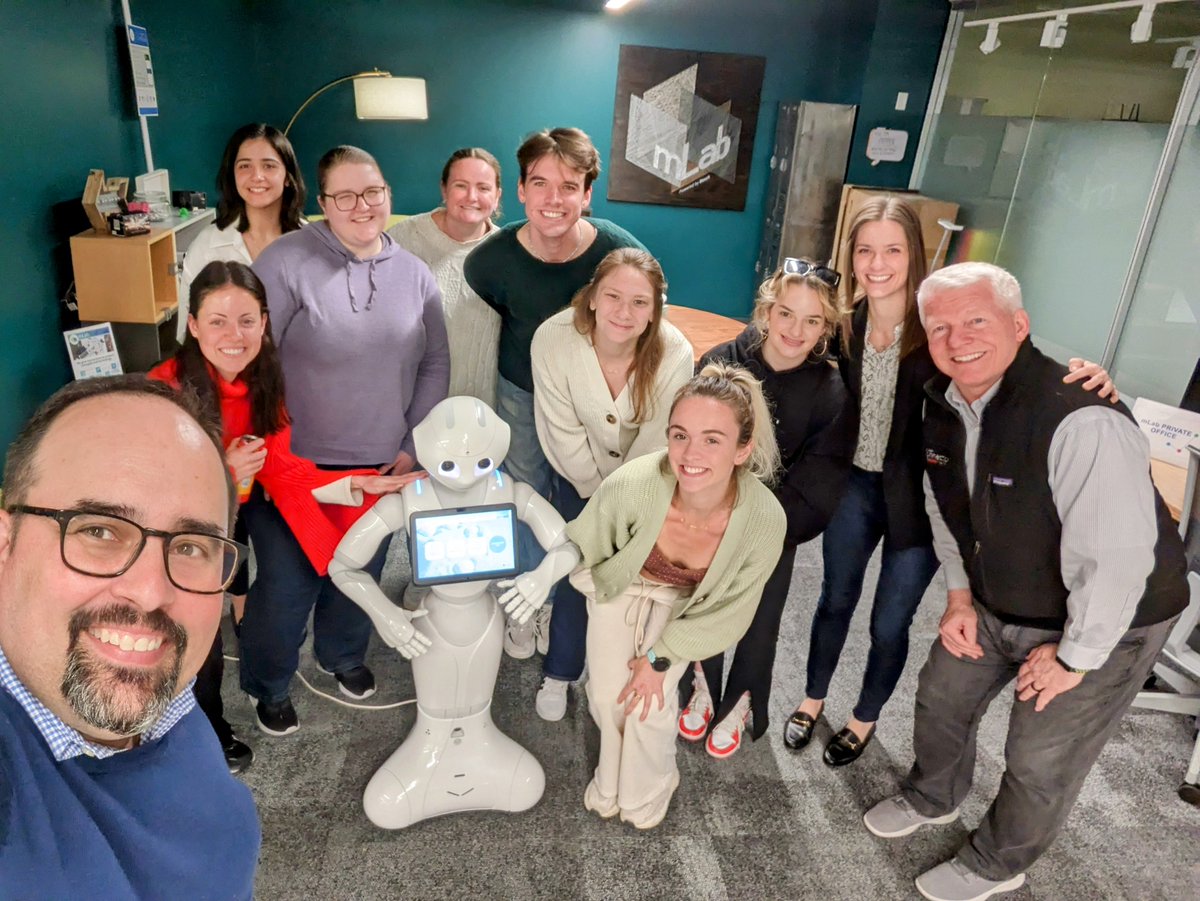 mattragas's tweet photo. Thanks to @connectory, @ColemanCenter and @1871Chicago for hosting our @CMNDePaul PR/AD Entrepreneurs class last night! Chicago is truly our classroom and laboratory for experiential learning. #PRAD373 #innovation #entrepreneurship cc @DePaulNewsline @DePaul_News https://t.co/UpEJU4MI8Q