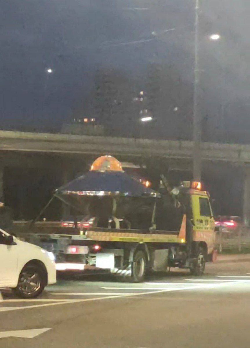 c14english's tweet photo. 🚨🇺🇦🛸 Just in: Another #UFO was captured in Ukraine. https://t.co/Py7cuOCkW0