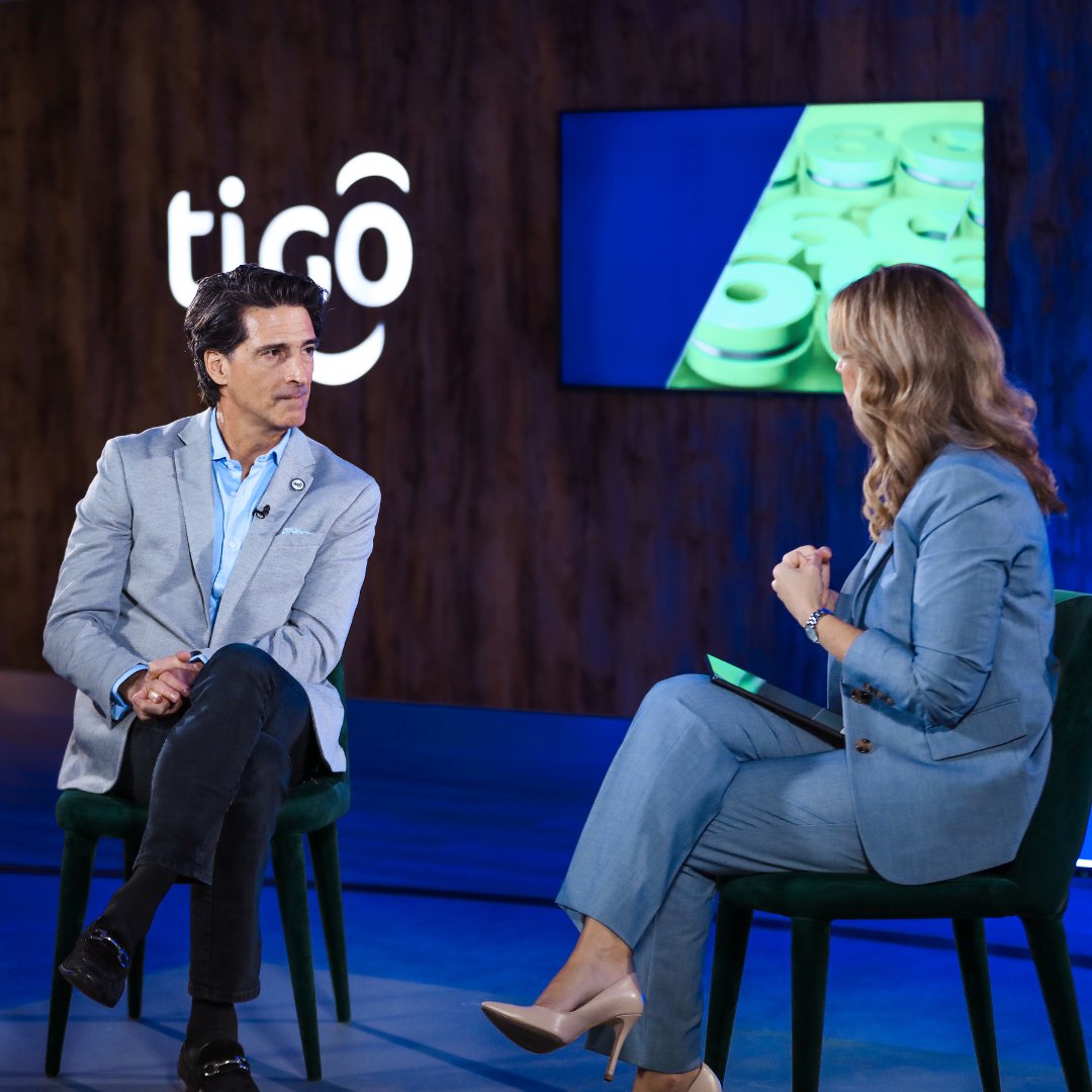 Millicom's tweet photo. Today during his visit to #Panama, Mauricio Ramos CEO of @Millicom #Tigo spoke with @Carolinepanama from @ecotvpanama and Katiuska Hernández from @RevistaMartesF about the investment and financial inclusion projects that the company has for the country. @TigoPanama https://t.co/8jYXFCL0Uw