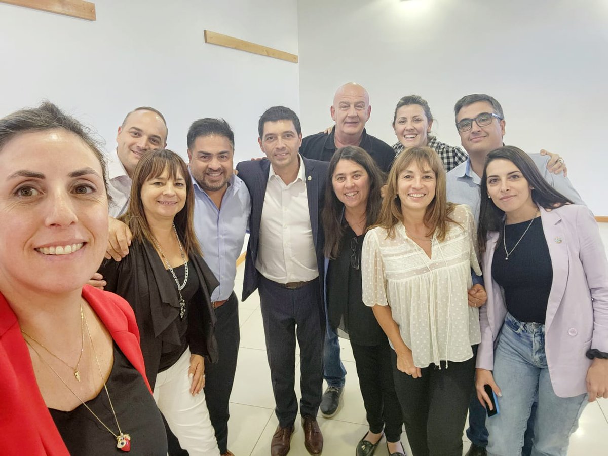 LoreAbdala's tweet photo. Este gran equipo de trabajo banca, acompaña y está más unido que nunca 💙 https://t.co/DsjIpoGDTh
