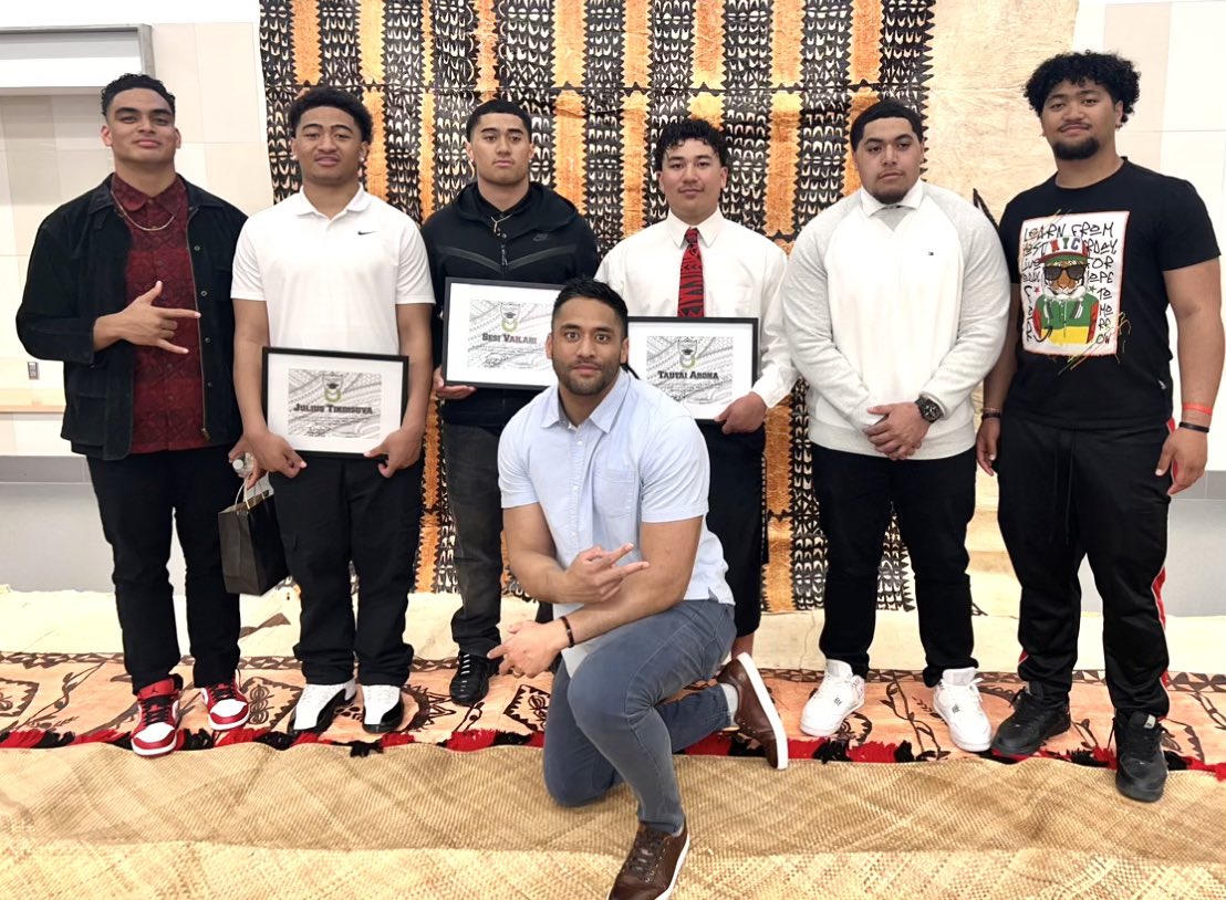 FSnuka33's tweet photo. Thank You All Poly For the Wonderful event,Great Things Coming Soon🎥
@All_Poly_Sports @coachsolovi @LANGI21 @DjTialavea_86 @Coach_Zuck @m3h2way @PantherWest https://t.co/da0g7ANwop