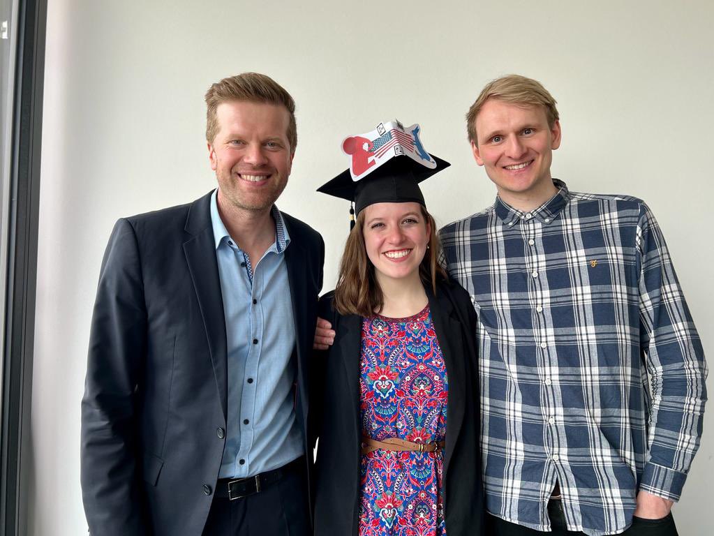 Emily Kubin tweet media