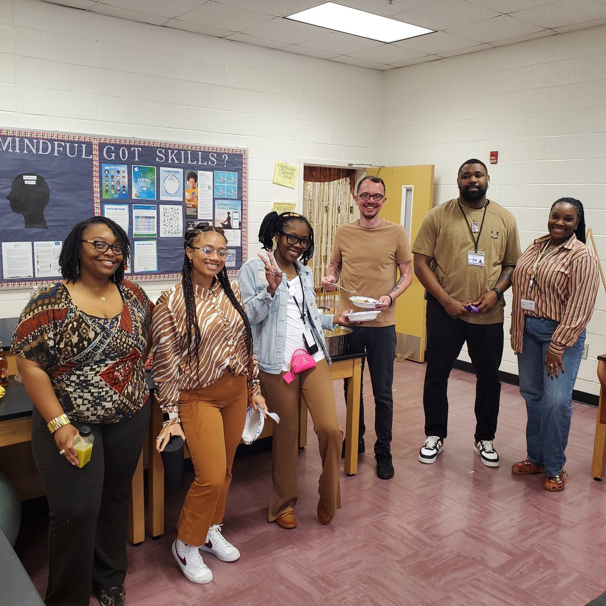 DrBEducates's tweet photo. What can brown do for you? Spoil us that's what! Day 2 of color day was another success. The Connections Dept represented! @drwilliams08 @HMS_HCS https://t.co/gRv3lqQqeI