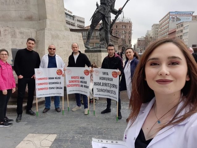 Bizleri görün 
Bizleri duyun 
Bizleri yalnız öksüz bırakmayın 
#AsmGrupElemanınaKadro