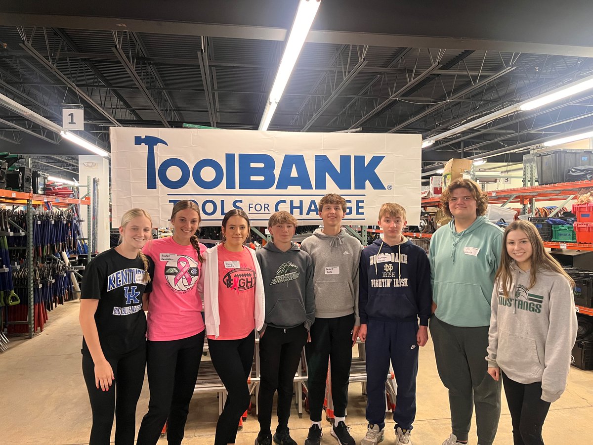 CinciToolBank's tweet image. Thank you to Bishop Brossart High School and OneSource for coming to volunteer at the ToolBank today!   If you see blue tools in your community this weekend, take a picture and hashtag #ToolsForChange and tag the Cincinnati Community ToolBank to be shared! 

#ToolsForChange