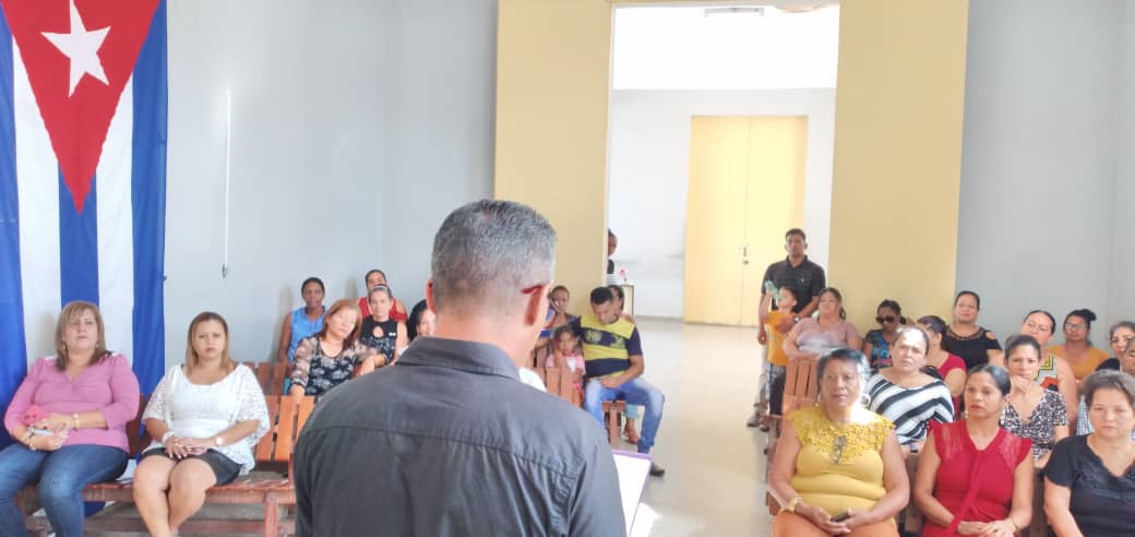YipsyPedreira's tweet photo. 📍Un equipo que se distingue: unidad, disciplina, laboriosidad, entusiasmo, patriotismo, solidaridad...
📢Recibe la Condición de Colectivo Distinguido Nacional la Sala Segunda de lo Penal de @TppSantiagocuba .  
❗ Felicidades ❗
#SePuedeMuchoJuntos https://t.co/gWkmL2ECut