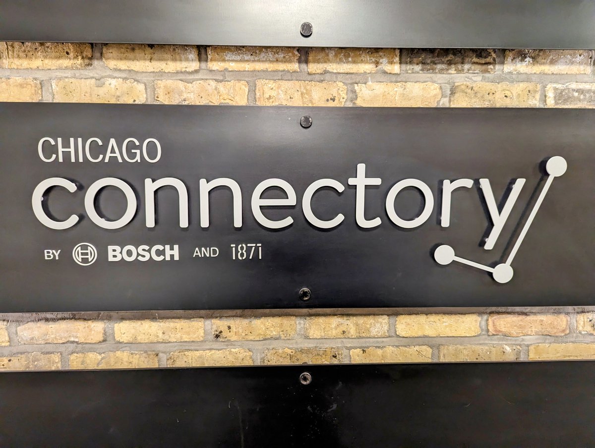 mattragas's tweet photo. Big thanks to @CMNDePaul alum @mhaigh24 of @usgcorp  and Bob Wildeman of @BoschGlobal for "putting the band back together" and hosting our @DePaulU #PRAD373 class in the cool @connectory IoT innovation space. cc @ColemanCenter https://t.co/NJbtY1ERRo