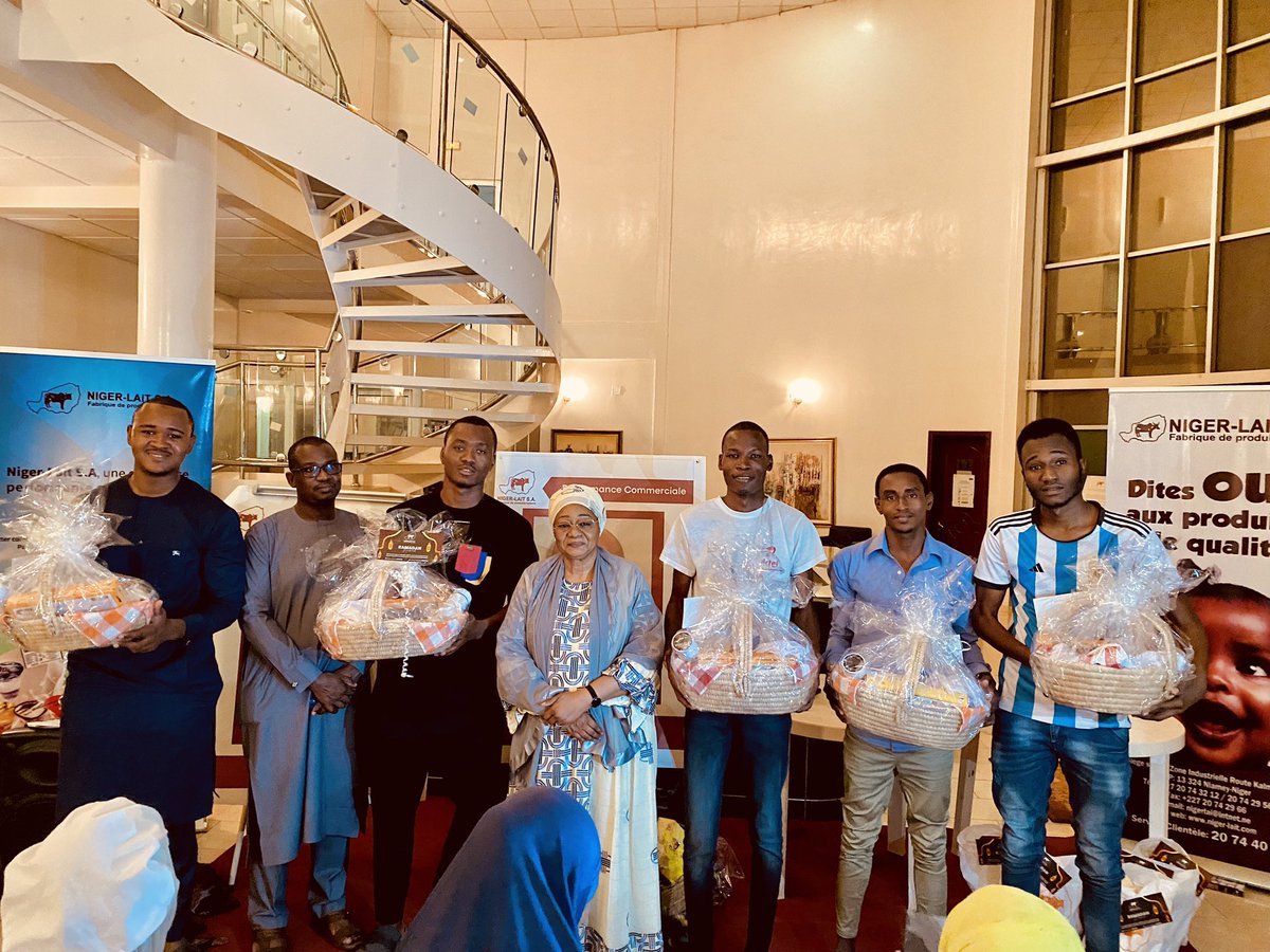 NigerLait's tweet photo. Nous avons eu le plaisir de récompenser au cours d’une séance de gratification nos meilleurs agents. Nous avons pu constater de manière évidente que l'engagement et l'enthousiasme de ces membres de notre famille ont un impact tangible sur la qualité de notre entreprise.

🥳✔️ https://t.co/TKnFI6uyeE