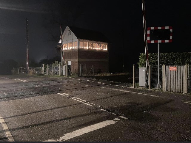 StuartnotStu's tweet image. There’s something rather wonderful about a railway signal box. I would’ve liked to have been a signalman but had no idea when I was younger how you got to be one. #signalbox