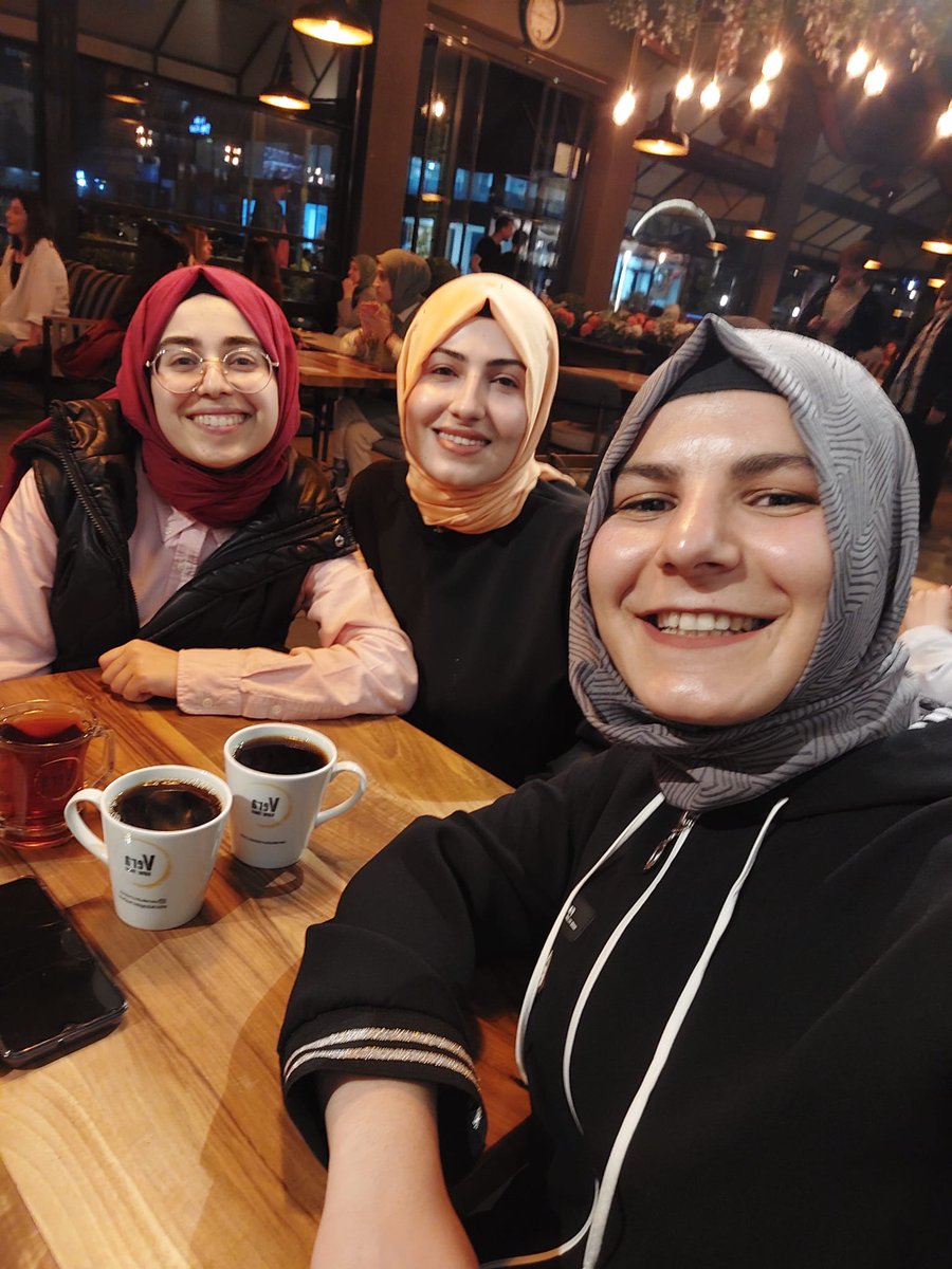 melikeetin's tweet photo. İftardan sonra yapılabilecek en güzel aktiviteyi yaptık 😍💜 https://t.co/QVfkOxdJvy