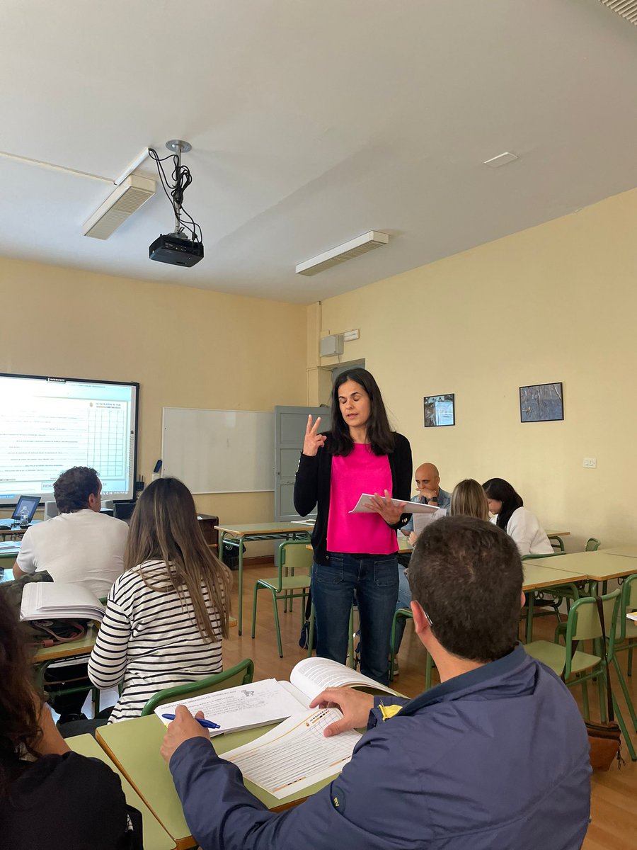 InnovacionForm's tweet photo. Hoy en #CqAE hemos trabajado las competencias individuales 🐝 #innovaEx https://t.co/3Bp3y7mBHi