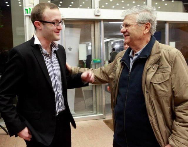 hadarse's tweet image. תמונה שהתחשק לי להעלות הערב.

פרופ׳ אהרן ברק, תודה 💙
אוהבים אותך.
עדר מועט של מסיתים לא יפגע במי שאתה.
ענק משפט בינ״ל, מהגדולים ביותר.
זכינו.