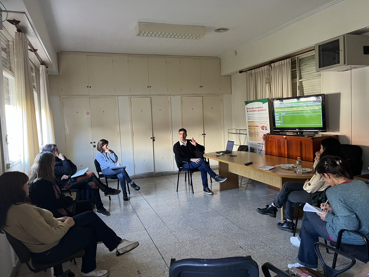 EySRural's tweet photo. Hoy compartimos el Seminario de Avances de Planes y Proyectos de Investigación - Extensión con el fin de consolidar un espacio permanente de interacción y de construcción colectiva de conocimiento 

@intaargentina @CONICETDialoga @fcabalcarce @extensionunmdp @INTABalcarce https://t.co/s0xTX37WFM