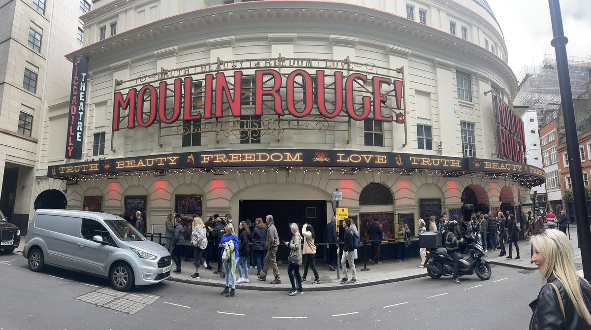 fariar's tweet photo. Amazing afternoon, amazing performance, amazing everything!! Just loved moulin Rouge!! @moulinmusicaluk https://t.co/ImiccCJA4J